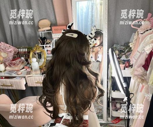 芊川一笑MNK 听说这原图有点意思,芊川一笑MNK的JK你打几分?