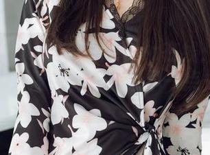花漾show – 小海臀Rena在线：早知道棉袜能这么撩人，我就该早一点关注你了。