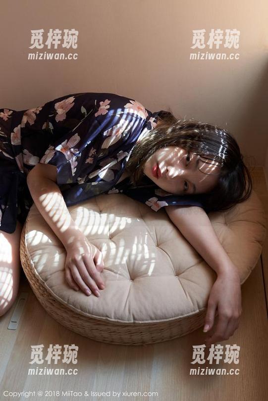蜜桃社-杏子 蜜桃社 - 来的就是杏子!看她镂空的私房合集,意外触动了我的脆弱点