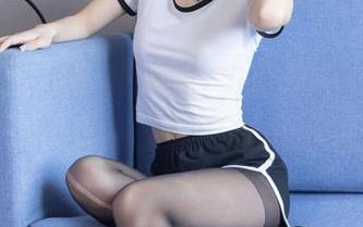 袜啵啵 – 看稚予如何在贝壳头的写真中，把无聊变得清新又略带心机！