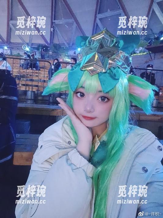 许枳 在线图集:许枳的红色旗袍,扔掉观众的矜持连同她第二颗心。