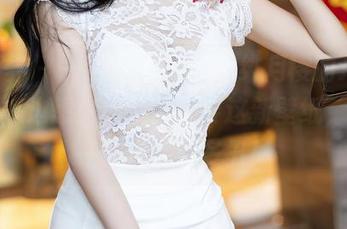语画界 – 一边点开Chery绯月樱的JK美图，一边想：墙上真需要这新壁纸，谁还在乎现实有多丑！