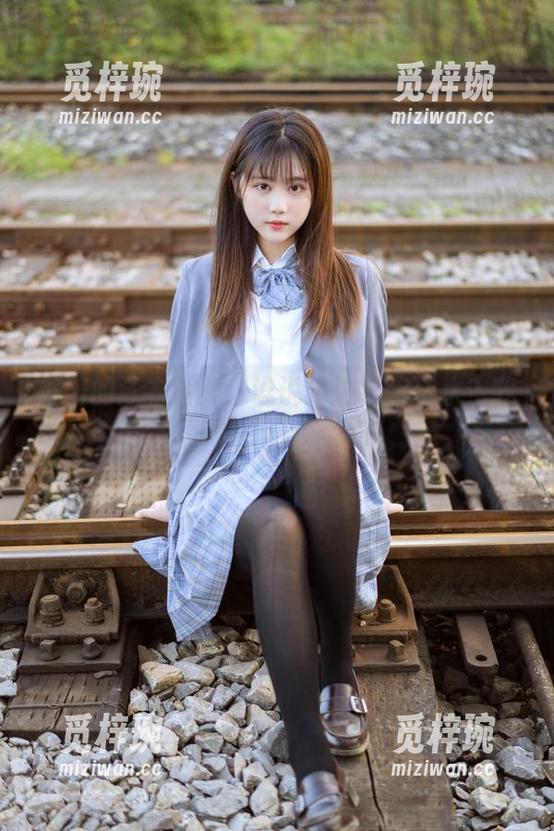 镜酱 镜酱的泳衣合集:谁说海边只能玩水?我们可是要玩姿势的!