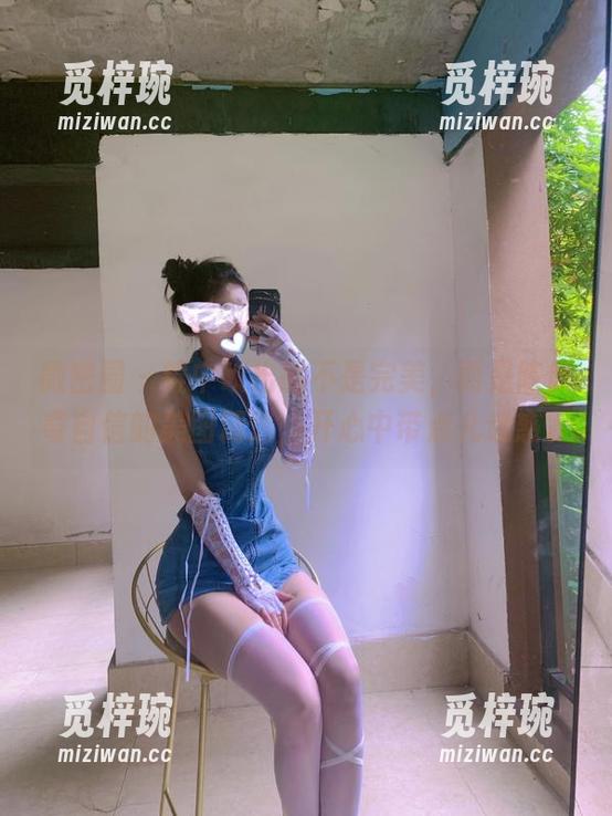 陈佩奇 微密圈 - 镜中映出的不是完美,而是陈佩奇自信的美图精选,开心中带点儿迷惑。