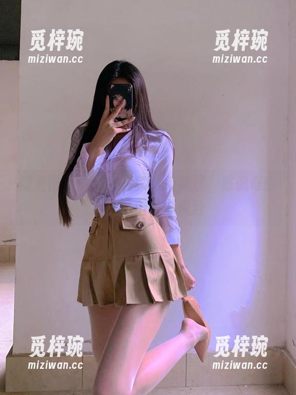 陈佩奇 微密圈 - 一言不合就穿上礼服,陈佩奇的写真套图赏心悦目