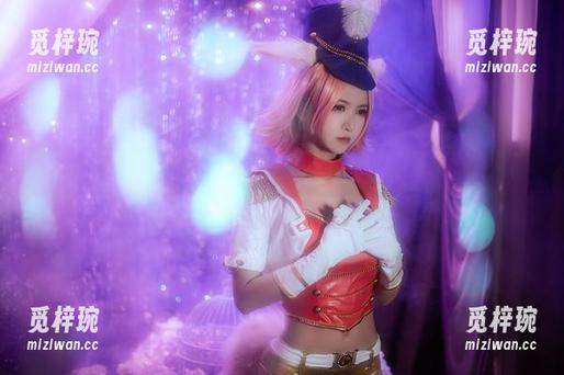 鳗鱼霏儿 这是什么神奇的组合?圣人惠和服+鳗鱼霏儿=绝!快下载图包体验!