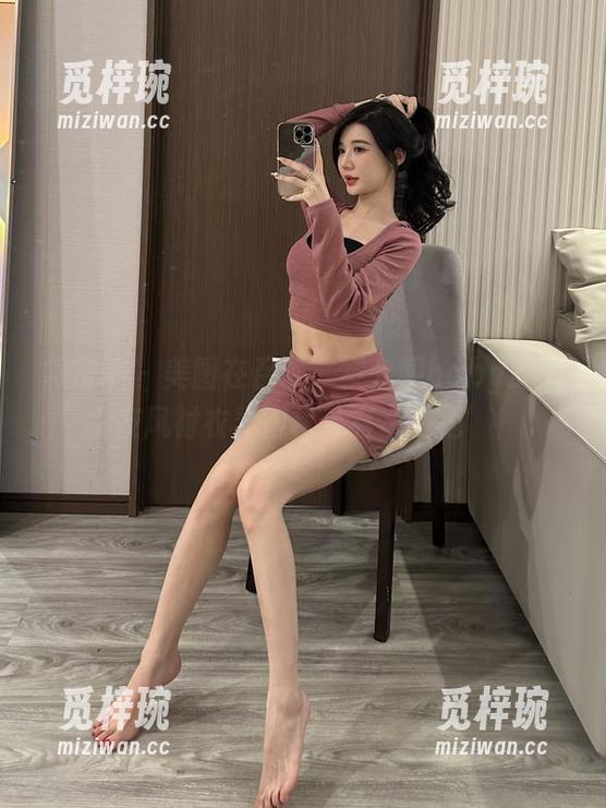 黎允熙baby 微密圈 - 美图在召唤,黎允熙baby穿上女友风衬衣显得格外有‘风范’!